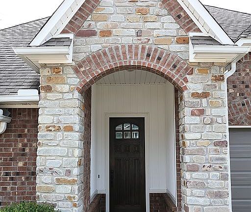 5th image of 719 Live Oak Dr