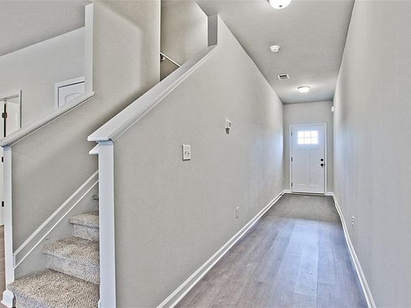 5th image of 1020 McConaughy Ct