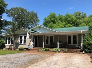 226 W Mountain St, Rutherfordton, NC 28139