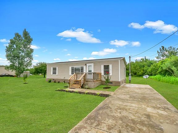 3rd image of 268 Persimmon Blvd NE