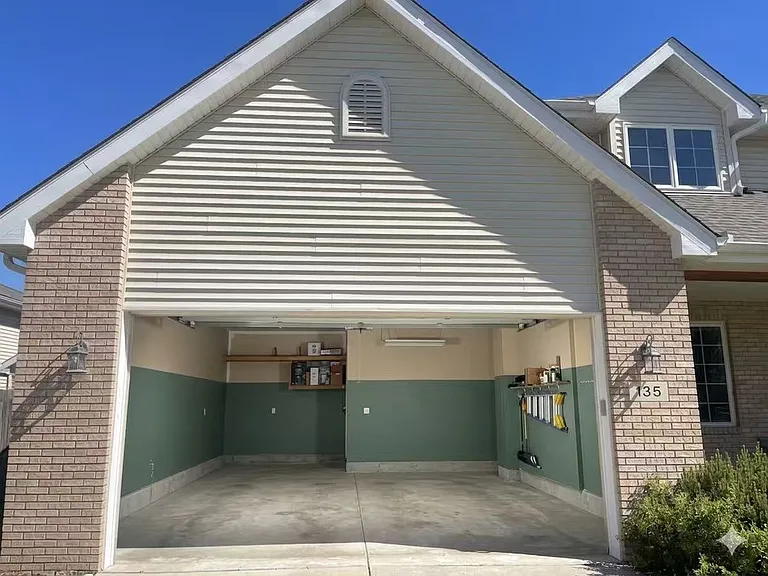 135 Deertrail Dr — Photo 16