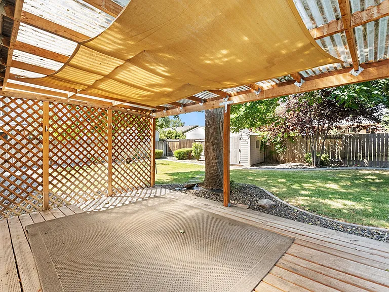 714 S Berwick Dr — Photo 21