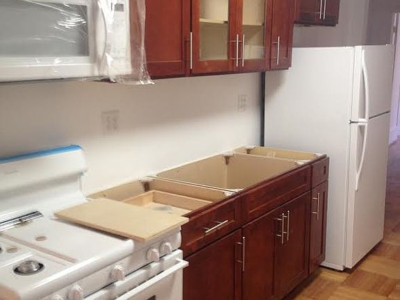 2nd image of 33 Crooke Ave APT 1B