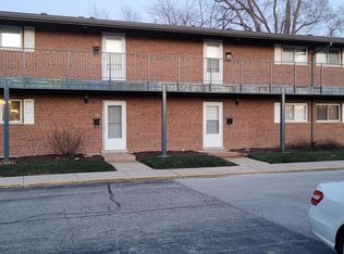 1505 S Canford Cliffs Dr APT 1B, Mount Prospect, IL 60056