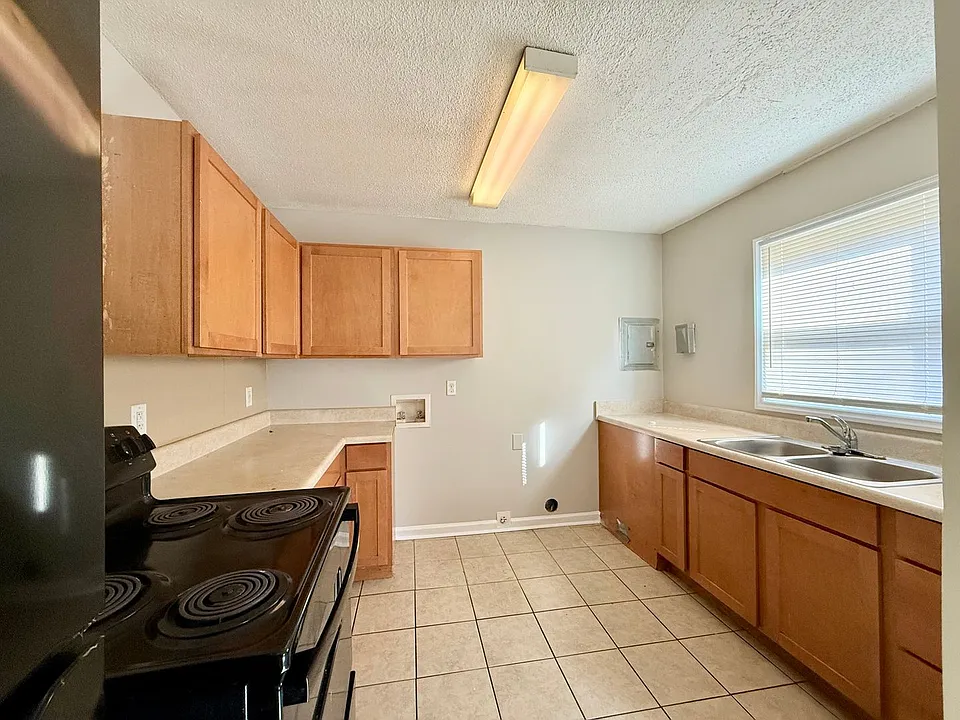 1132 Montcalm St #3