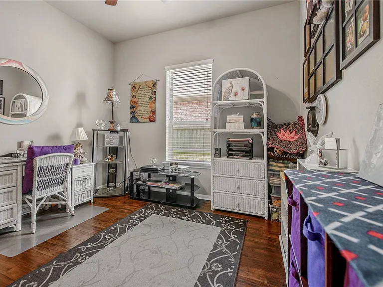2527 Warkworth Ln — Photo 12