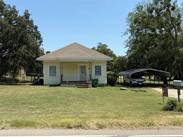 1107 N Belcherville Rd, Bowie, TX 76230