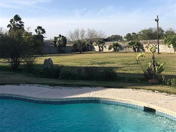 4th image of 1708 Hill Dr