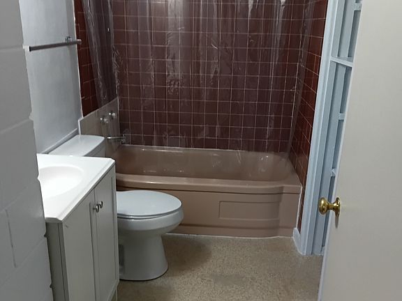 3rd image of 1216 N Ashland Ave