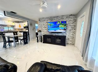 4137 SW 49th St, Dania Beach, FL 33314