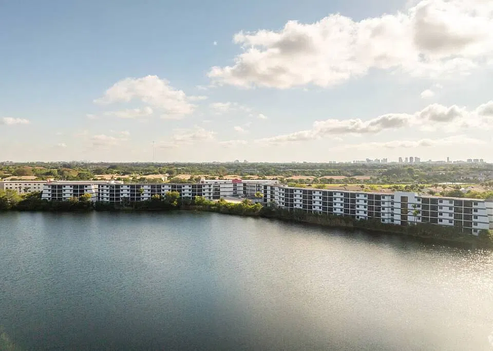 Grand Court Lakes