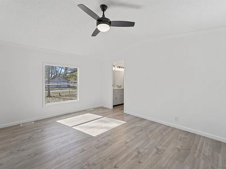 23239 Lakeside Dr — Photo 9