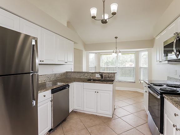 3rd image of 448 Vineyard Dr