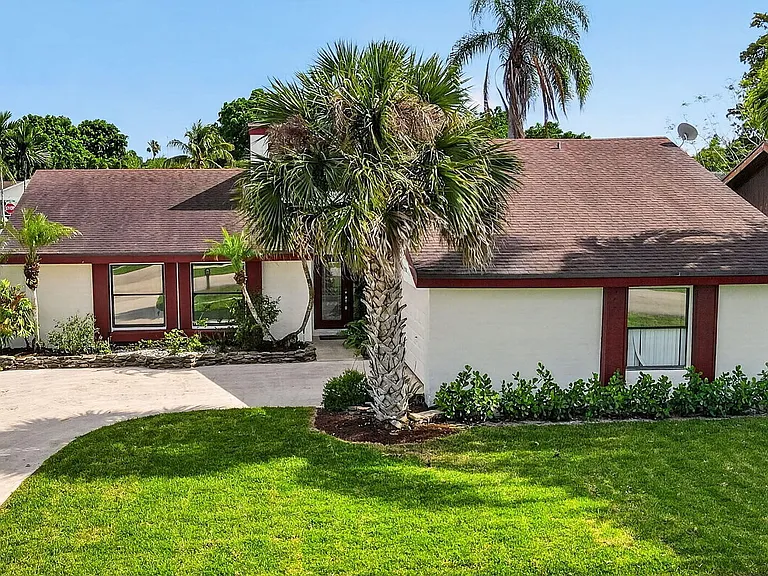 12260 Old Country Rd S — Photo 46