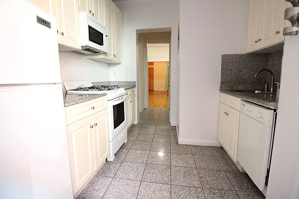 Rented by Luxor Homes & Investment Realty | media 21