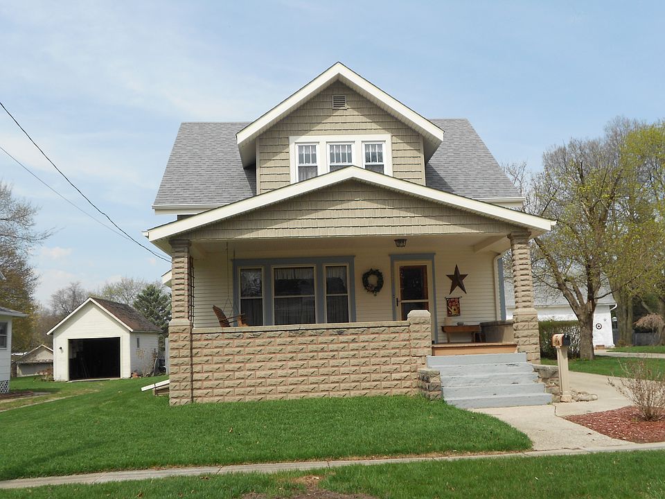 1st image of 325 E Jefferson St