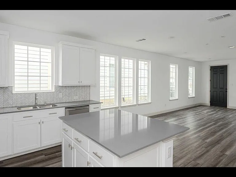 12765 Teton St — Photo 5