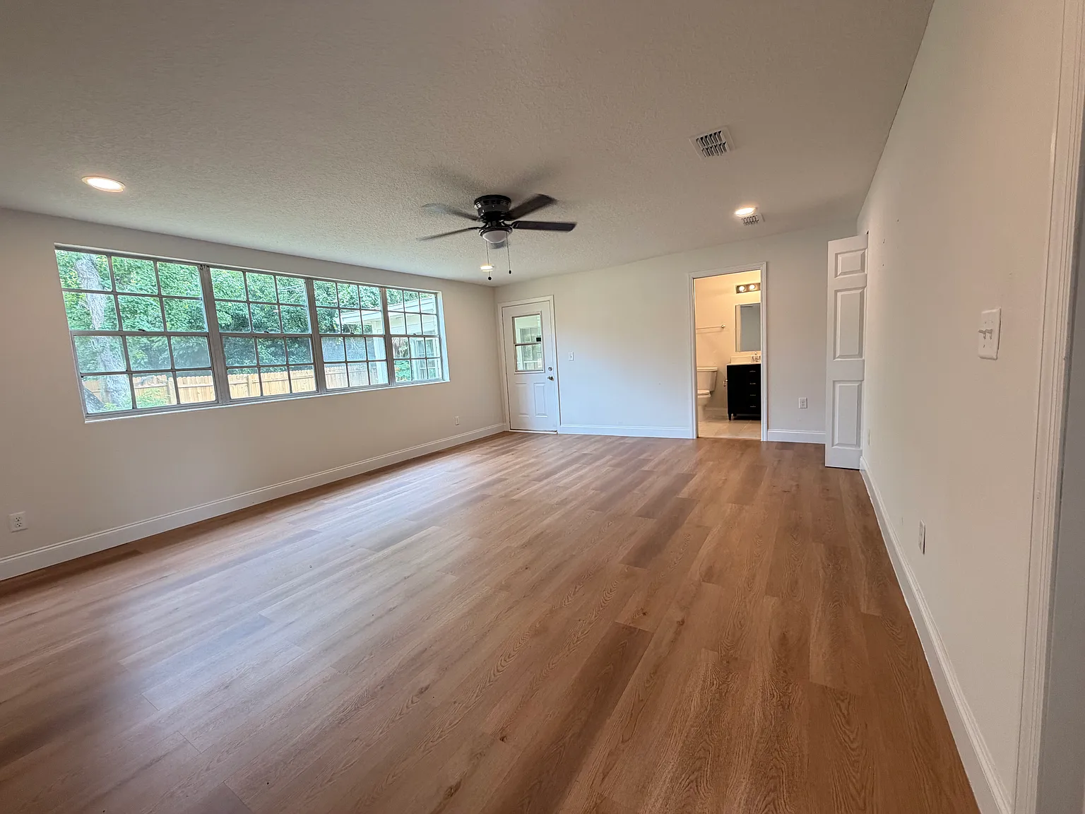 4 bed, 1580 sqft, $2,300 — Photo 4