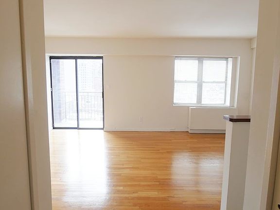 5th image of 245 E 84th St APT 12C