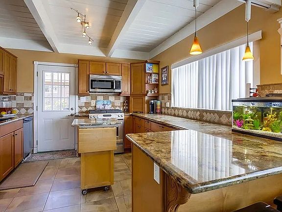 5th image of 6505 Saranac St Room 2