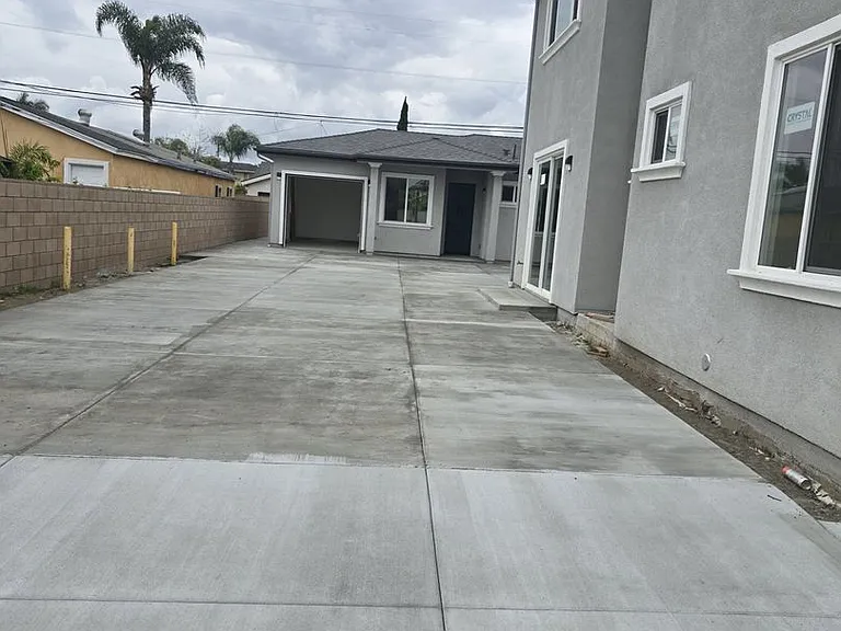 10101 Crosby Ave — Photo 15