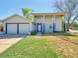 1412 Navaho St, Arlington, TX 76012