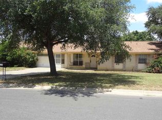 102 Inwood Rd, Laredo, TX 78045