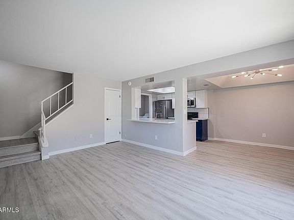 5th image of 4403 E RIVERSIDE Street