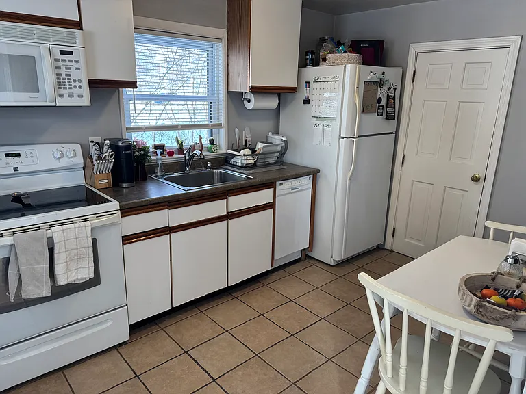 58 Mount Vernon St #1 — Photo 14