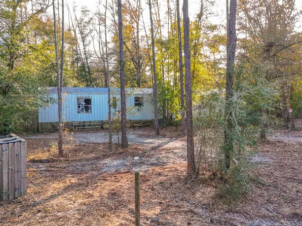 12206 Edgewood Rd, Fountain, FL 32438