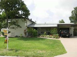 1310 NE 204th St, Miami, FL 33179