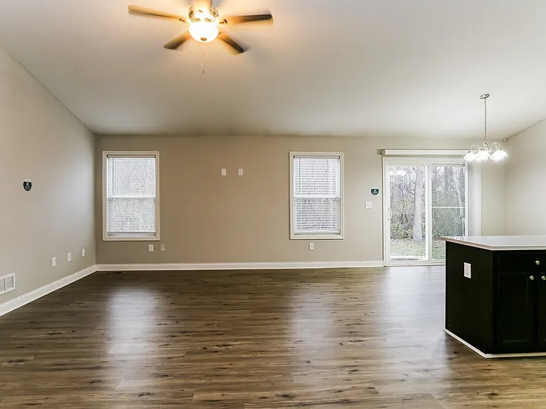 349 Cloverhill Dr — Photo 6