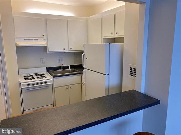 4th image of 5500 Friendship Blvd APT 1425N