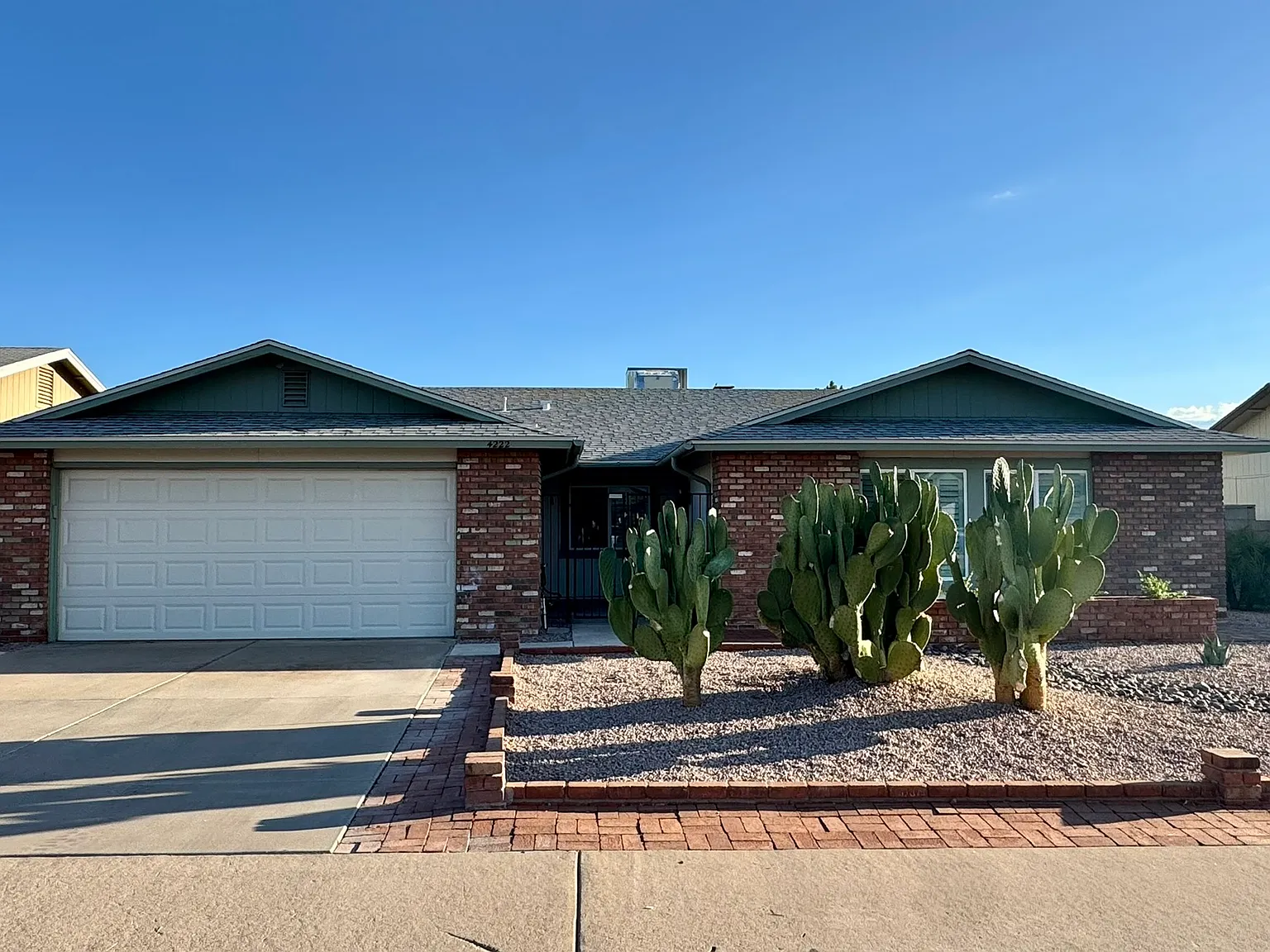 3 bed, 1964 sqft, $2,700 — Photo 1