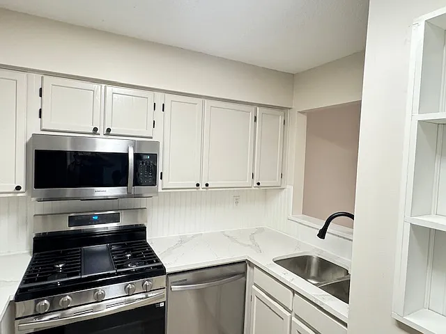 6070 Pinebark Ct — Photo 4