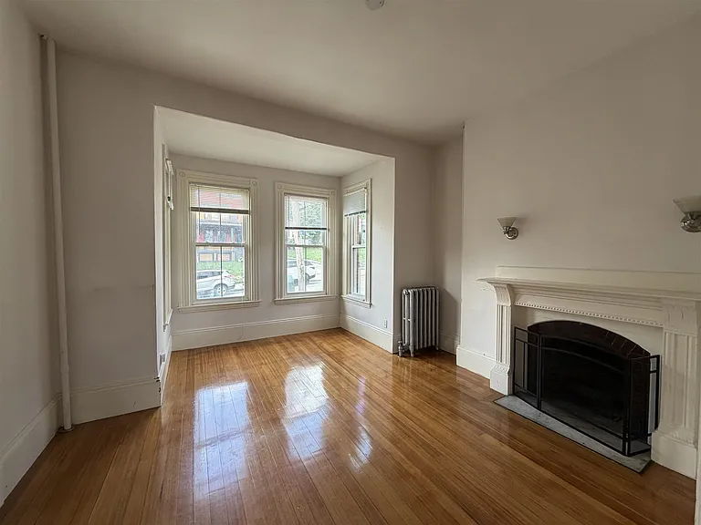 43 Laurel St #1 — Photo 5