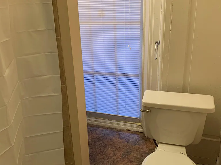 Bedroom 2 Ensuite Bathroom
