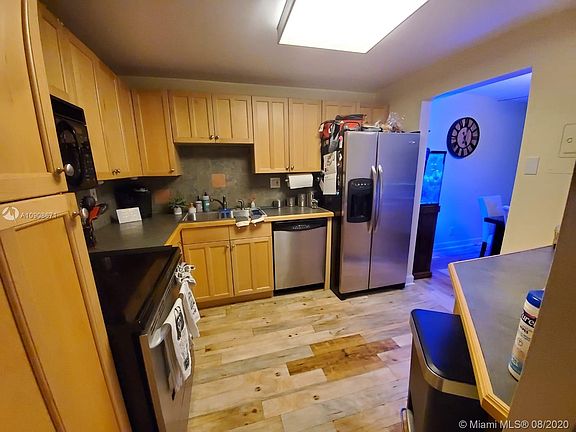 3rd image of 2751 Taft St APT 107