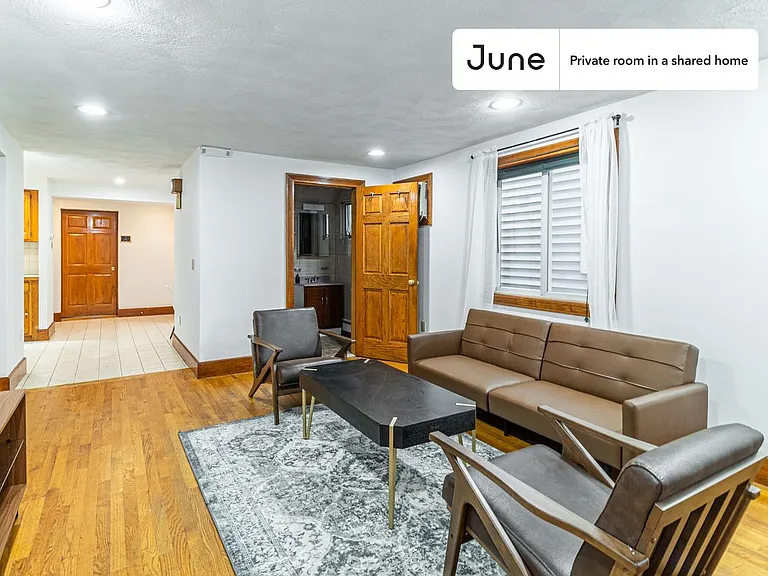 166 Auburn St #E — Photo 5