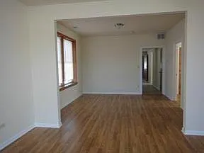 2859 N Austin Ave — Photo 3