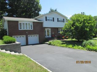 33 Faye Ave, New Windsor, NY 12553