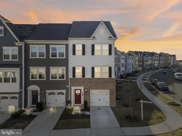 2439 Woodlands Rd, Baltimore, MD 21244