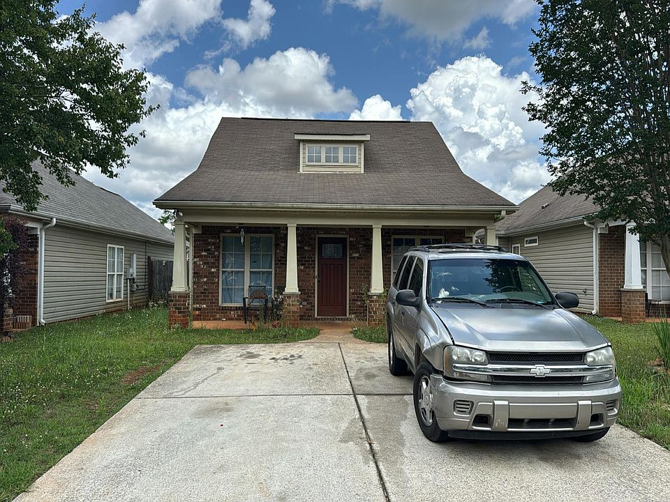 1st image of 119 Moss Stone Ln
