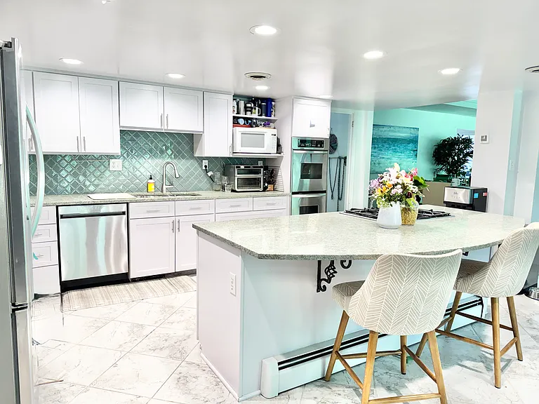 1430 Carrington Ln — Photo 13