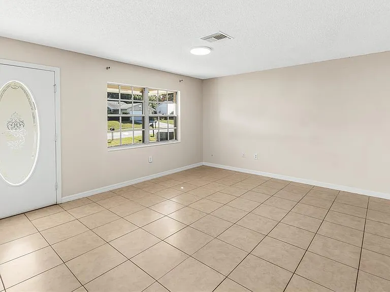 2707 Lakewood Ln — Photo 5