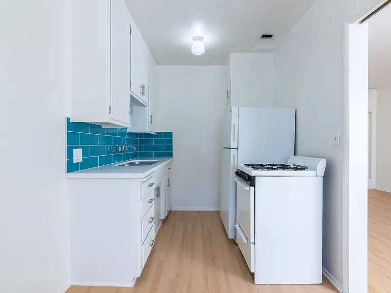 667-669 Levering — Photo 43