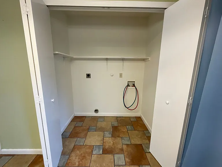 7926 Ruby Mdw — Photo 6