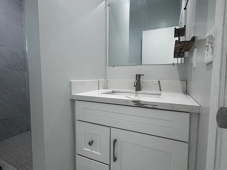 3707 Pioneer Dr — Photo 3