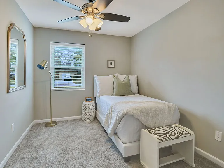 1015 Reita St — Photo 16