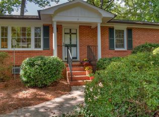 228 S Cliffdale Dr, Winston Salem, NC 27104